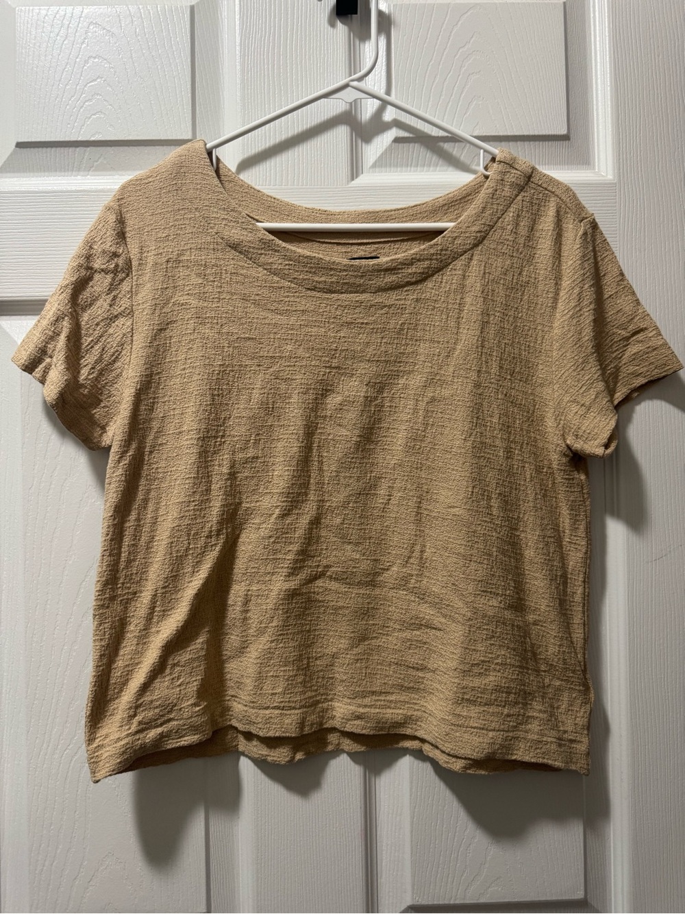 GAP Textured Short Sleeve Scoop Neck Top in Beige